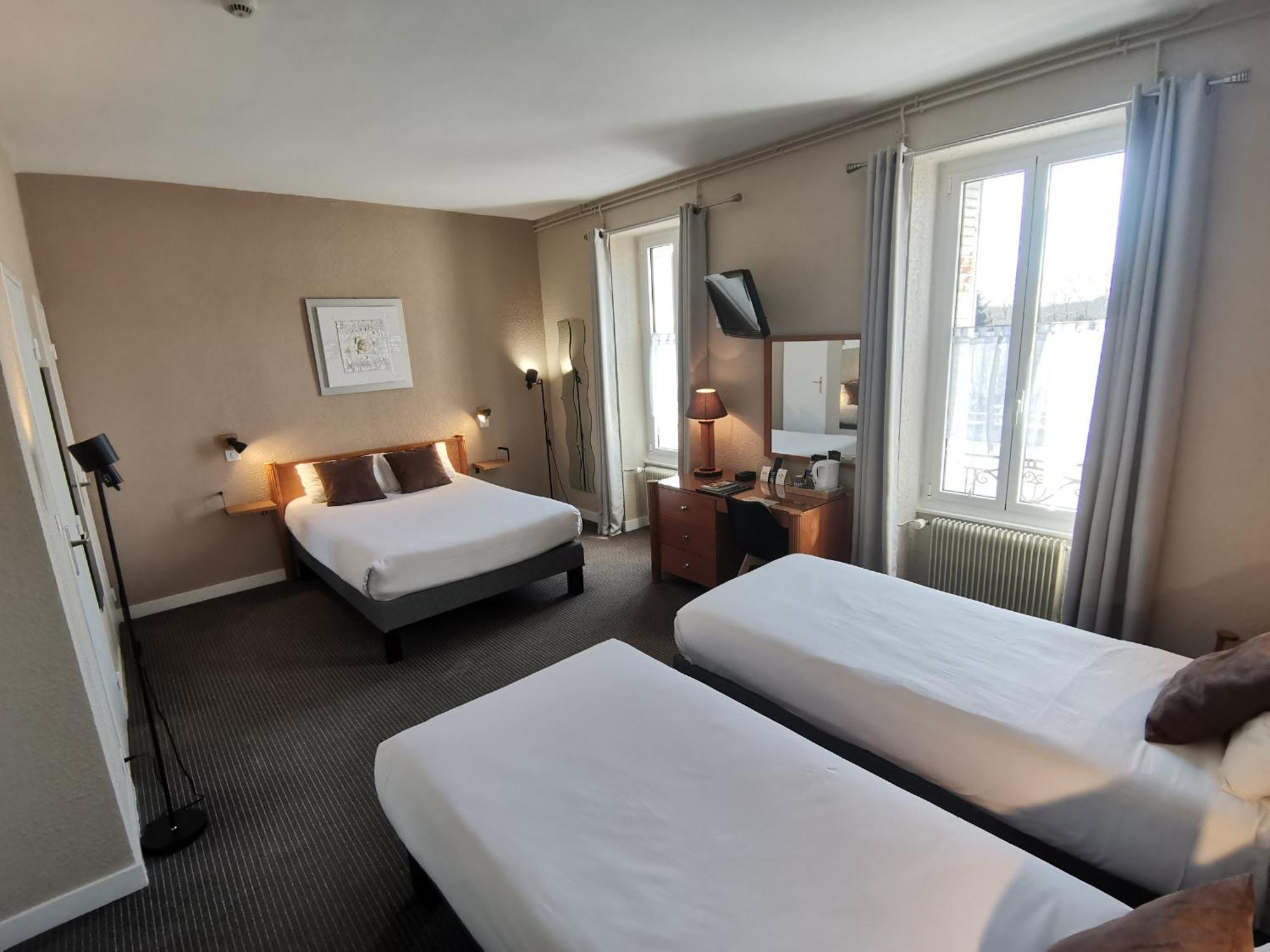 Logis Hotel Le Cerf บริยาร์ ภายนอก รูปภาพ