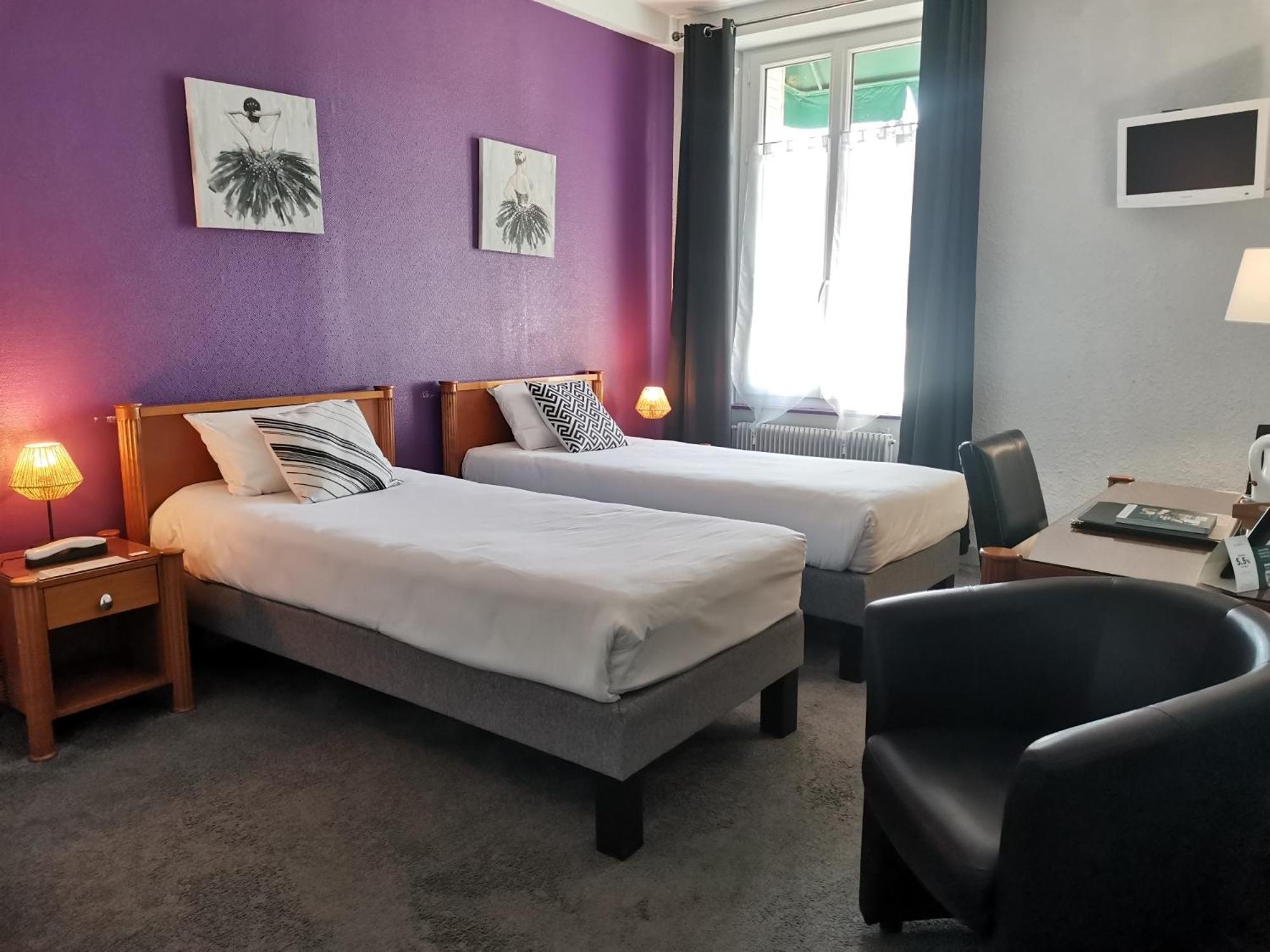 Logis Hotel Le Cerf บริยาร์ ภายนอก รูปภาพ