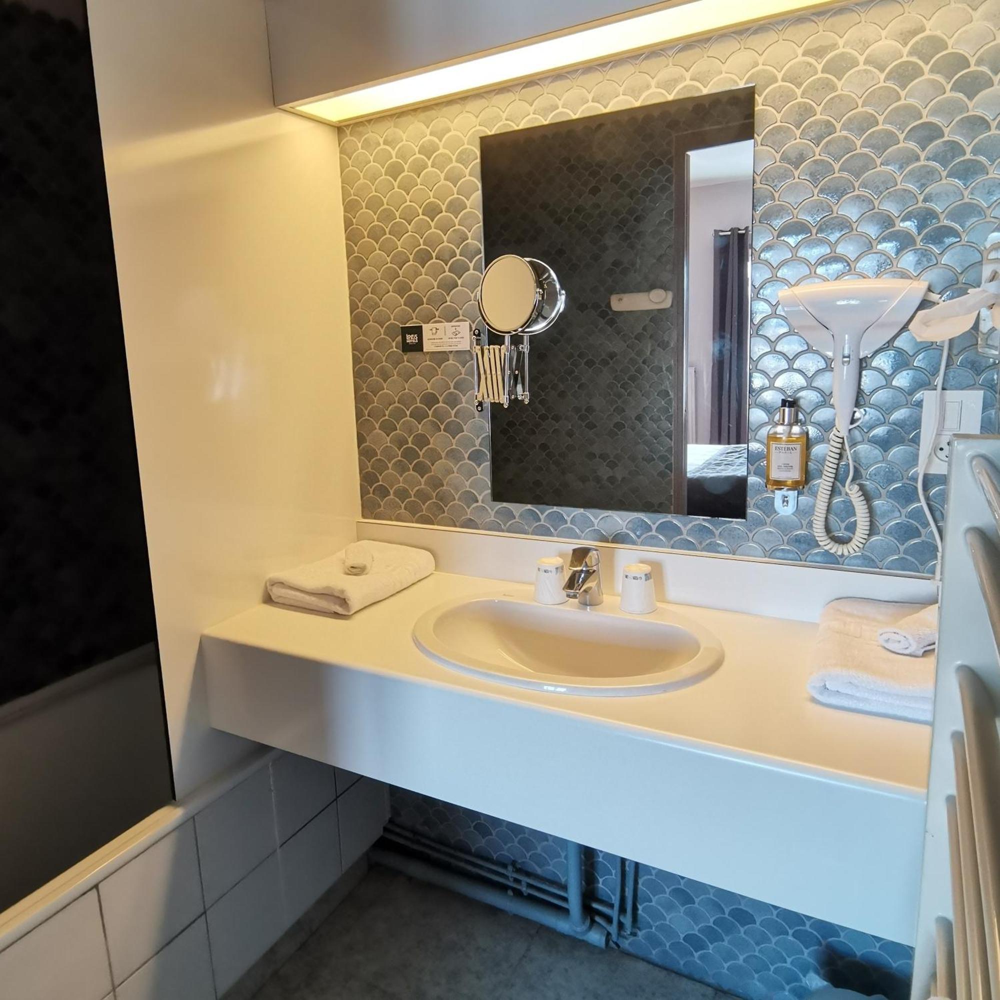 Logis Hotel Le Cerf บริยาร์ ภายนอก รูปภาพ