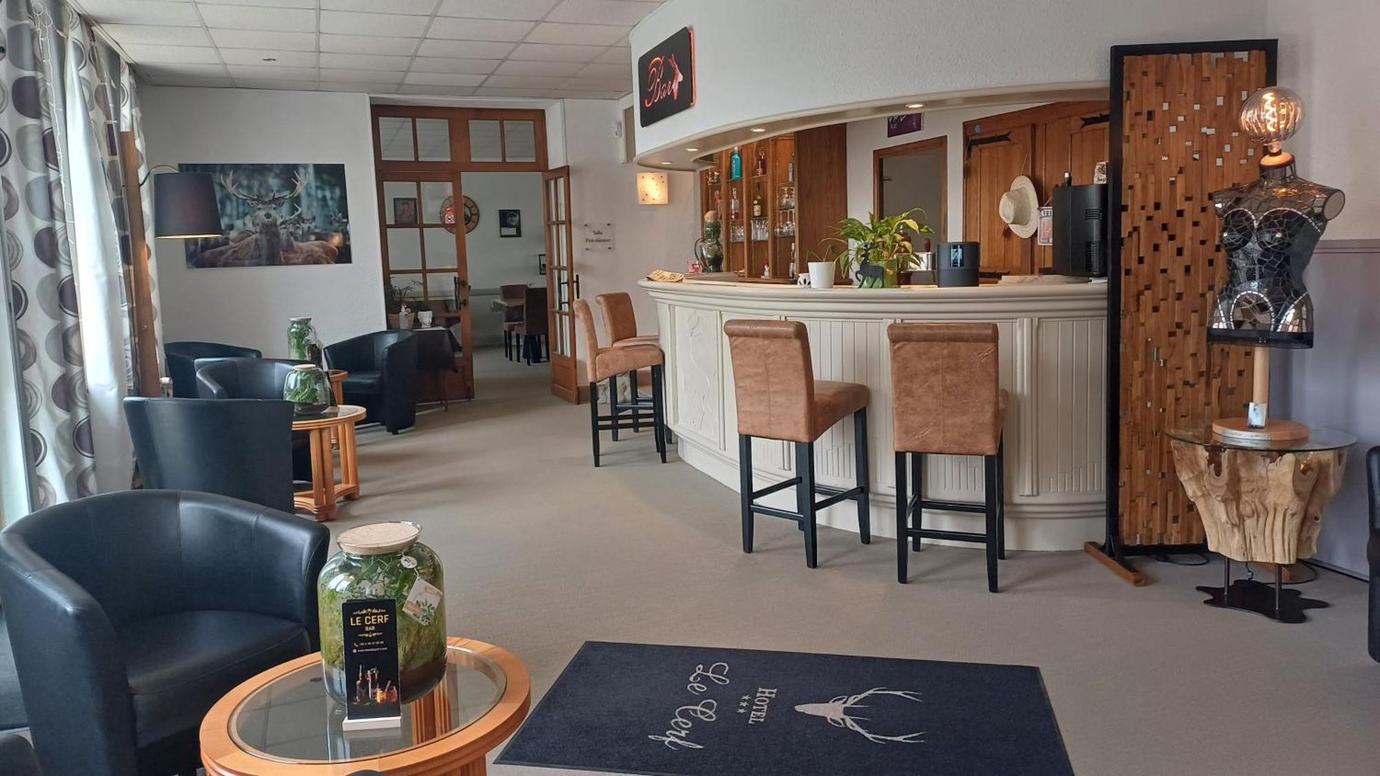 Logis Hotel Le Cerf บริยาร์ ภายนอก รูปภาพ