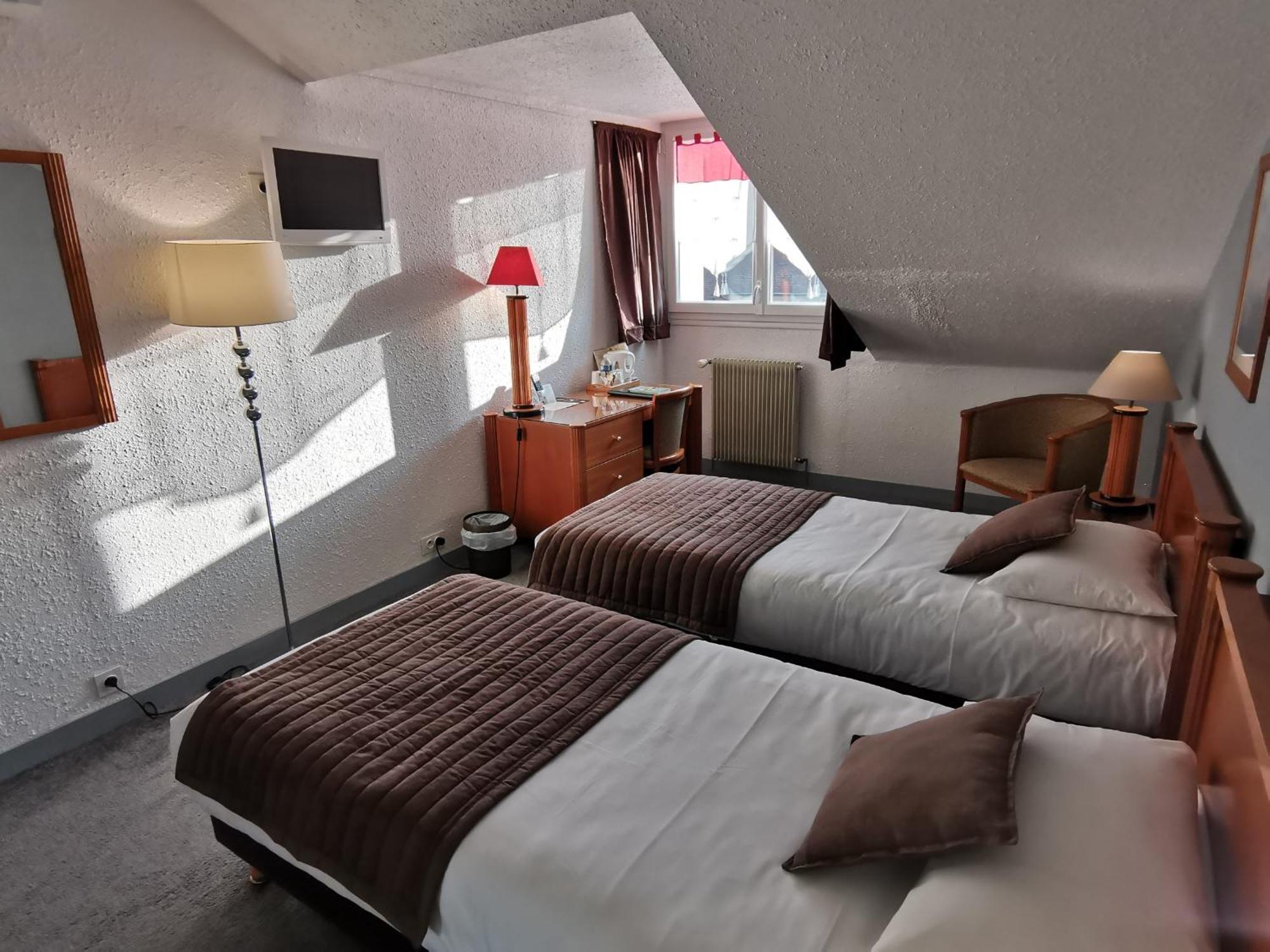 Logis Hotel Le Cerf บริยาร์ ภายนอก รูปภาพ