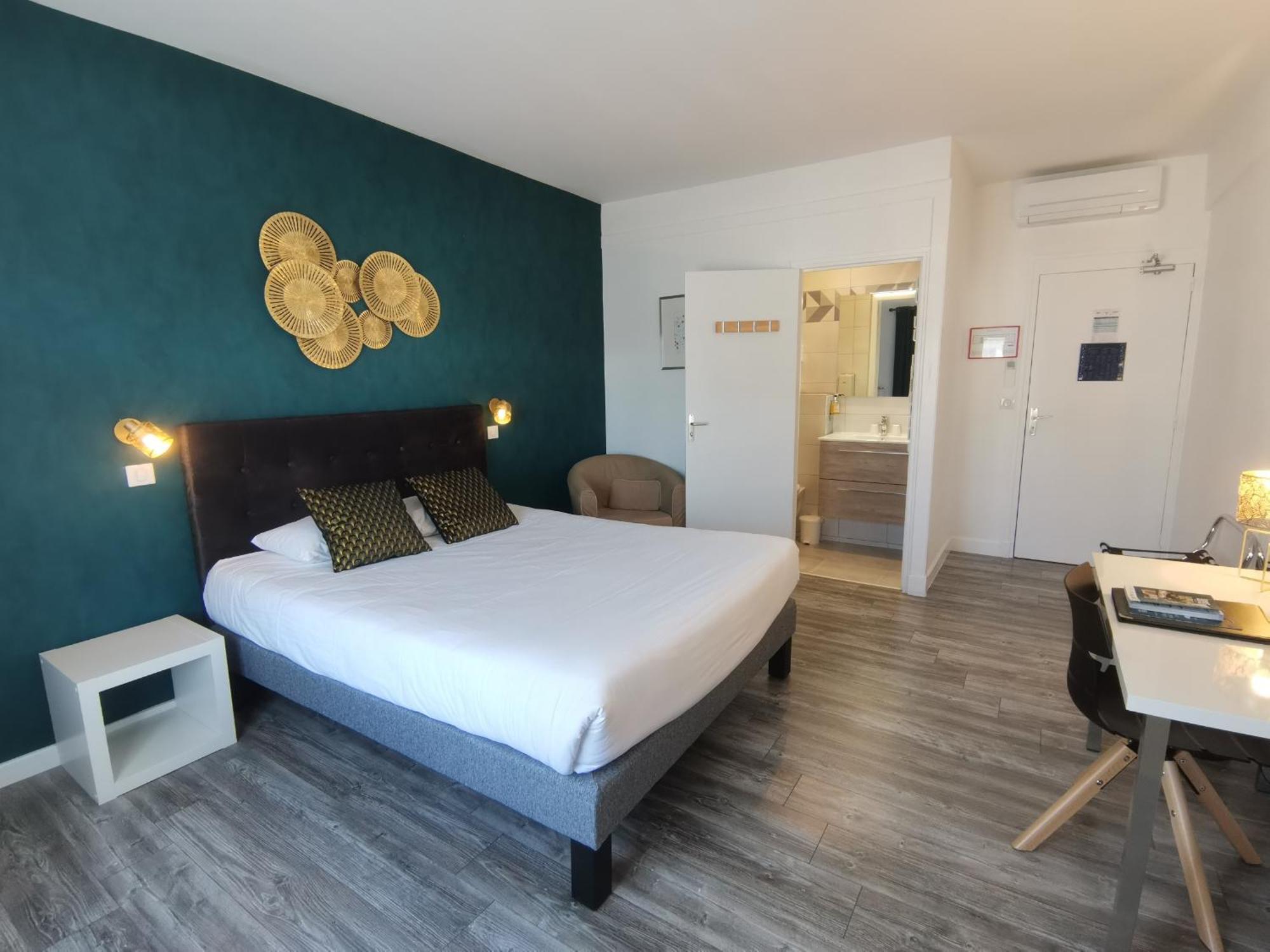 Logis Hotel Le Cerf บริยาร์ ภายนอก รูปภาพ