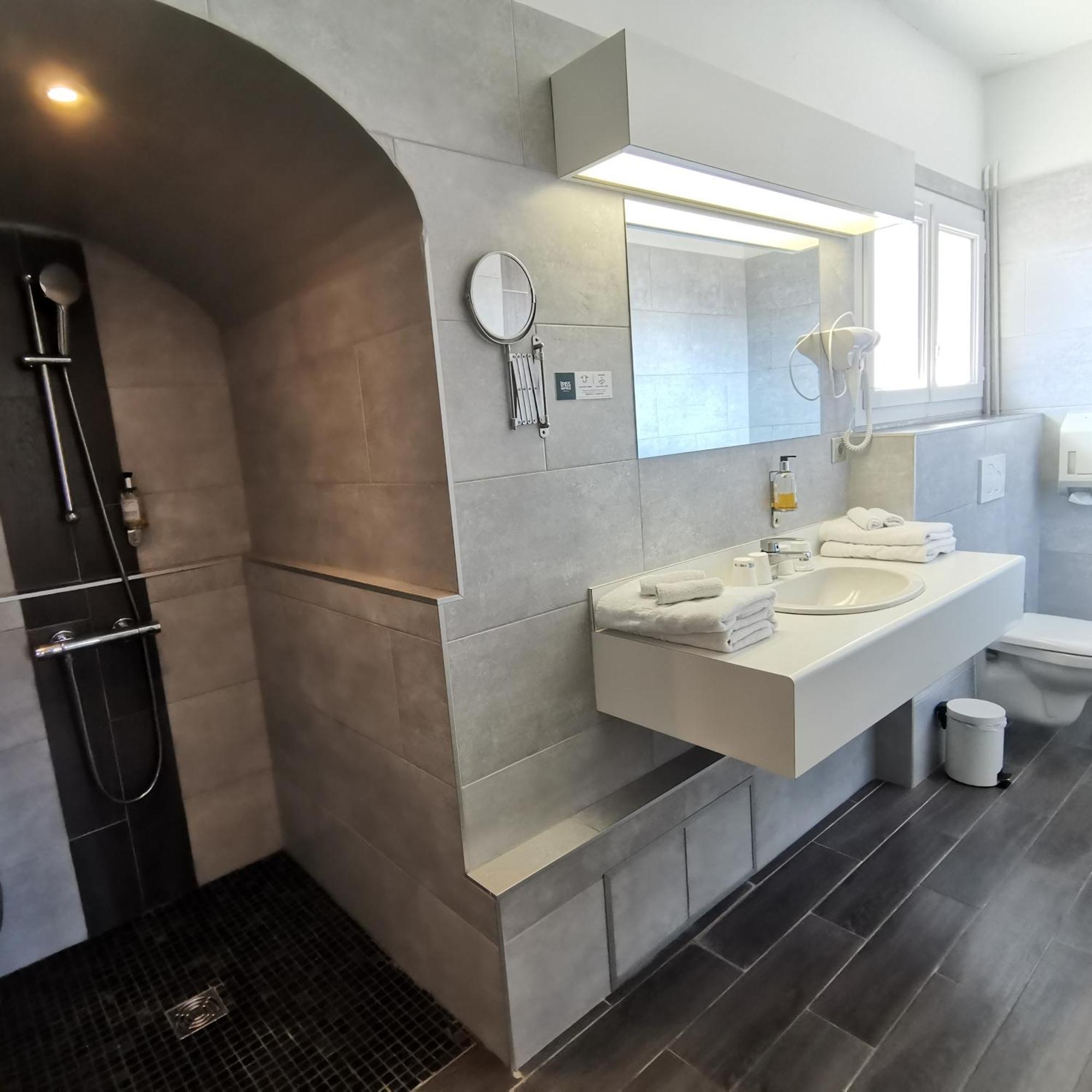Logis Hotel Le Cerf บริยาร์ ภายนอก รูปภาพ